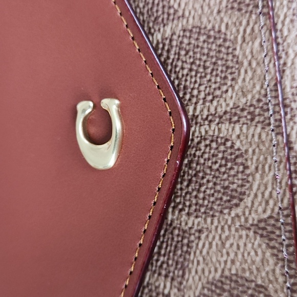 NWT Coach Colorblock Wyn Small Signature Leather Wallet 🤎🎁♥️ - Picture 2 of 16